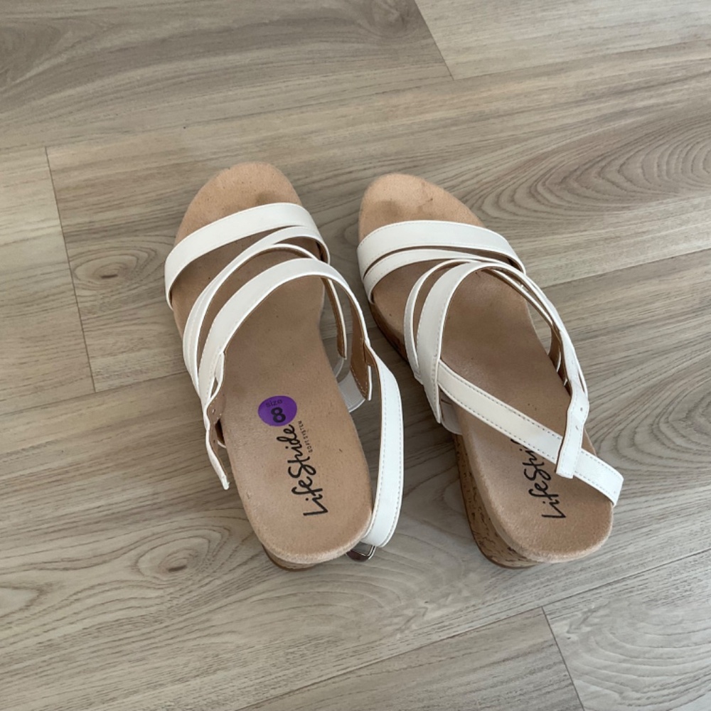 Life Stride Soft System sandals, white, buckle, wedge - Picture 5 of 12